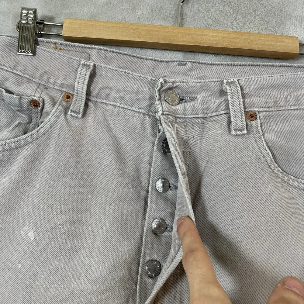 VTG Levi's 501 0648 Light Gray Denim Jeans Made in USA Men's 34x34 (fit 33x33)